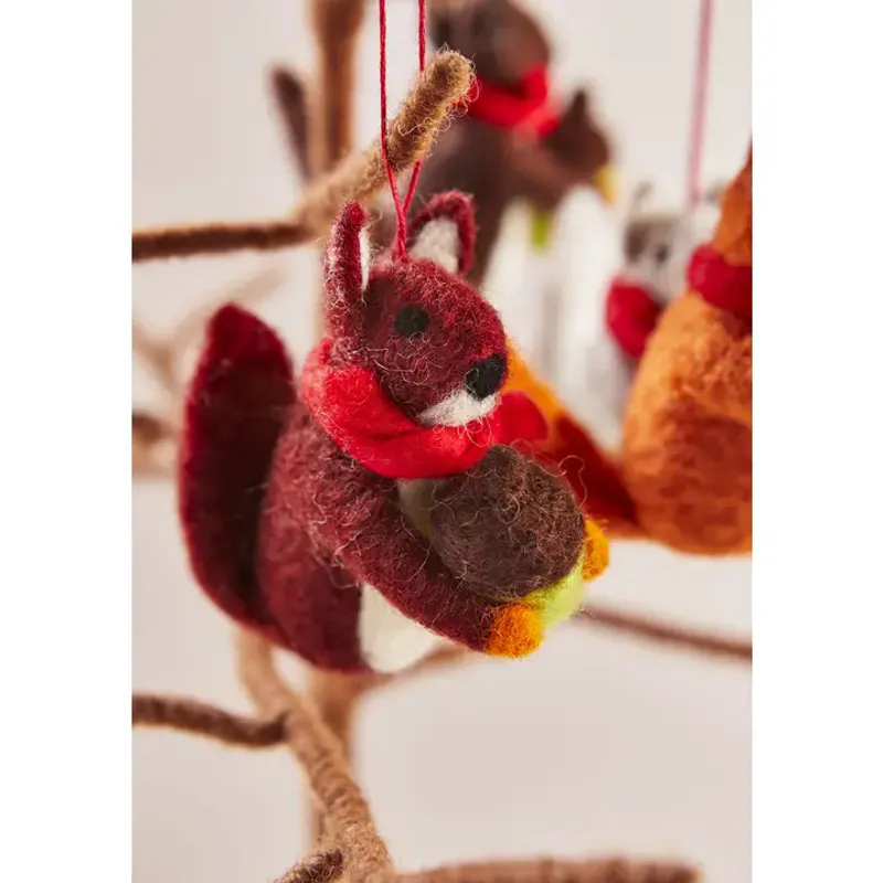 Fair Trade julepynt i ull - Ekorn / Namaste Fair Trade