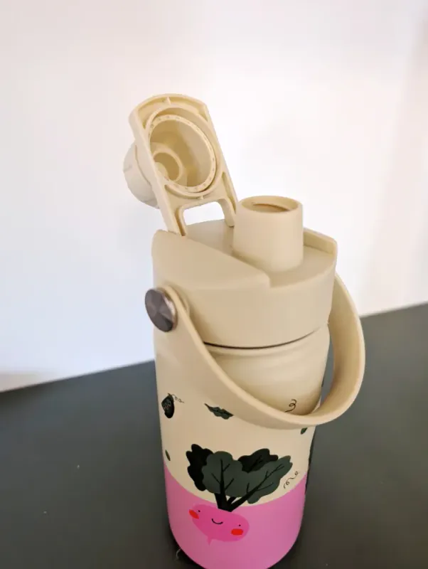 Strawless Lid - passer drikkeflasker fra The Cotton Cloud