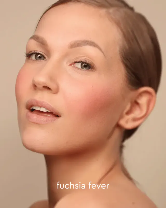 Compact Blush Fuchsia Fever 8.5g / i.am.klean